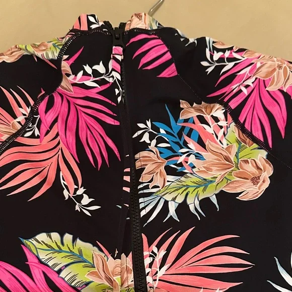 Hurley -Long Sleeve Hana Cross Yoke Surfsuit NWT / Small - Picture 6 of 7